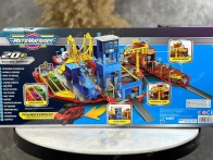 Naujas MicroMachines automobilis-transformeris