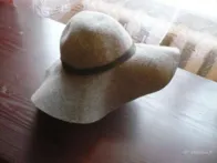 Moteriška elegantiška skrybelė