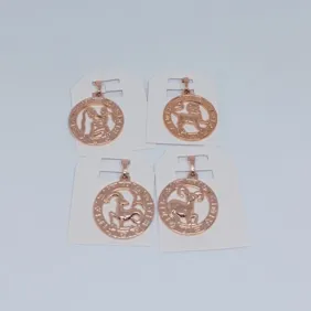 Keturi pakabukai zodiako ženklai