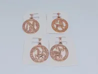 Keturi pakabukai zodiako ženklai