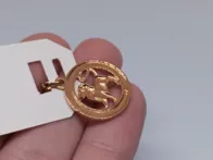 Keturi pakabukai zodiako ženklai