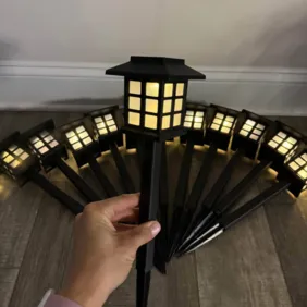 12vnt saulės lempų „Pagoda“