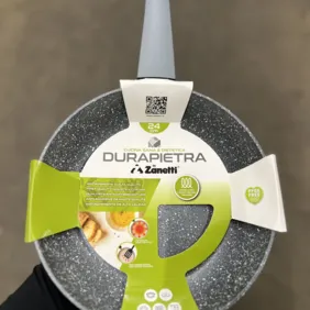 24 cm keptuvė su neprisvylančia danga