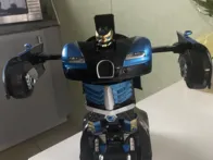 Transformeris su pultu naujas