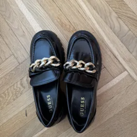 Nauji Guess batai, 6M dydis (USA)