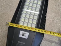 Lauko šviestuvas su saulės baterija