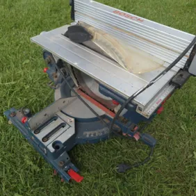 Bosch GTM 12 JL – kombinuotas stalo ir kampinis pj