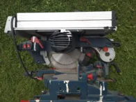 Bosch GTM 12 JL – kombinuotas stalo ir kampinis pj